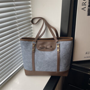 Women's Travel Tote Bag: Large Capacity Simple Shoulder Bag
