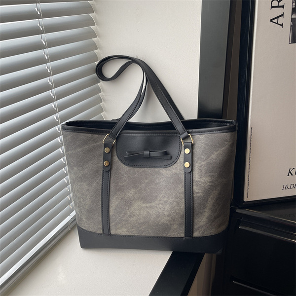 Women's Travel Tote Bag: Large Capacity Simple Shoulder Bag - Image 5