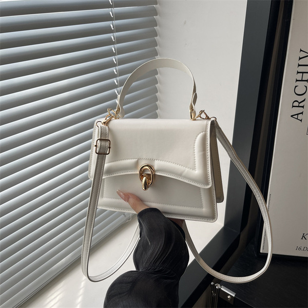Fashion Crossbody Bag: Designer Shoulder Handbags, Lightweight for Daily Use - Image 3